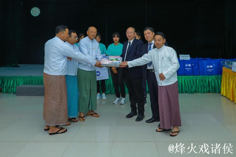 李静会见缅甸体育与青年事务部部长杰鹏瑙当