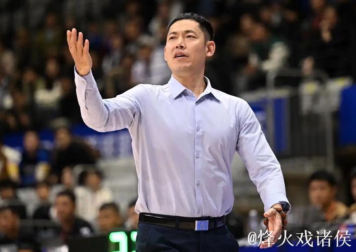 果然视频|北控主帅张庆鹏：山东本赛季变化很大，比赛强度会拉满